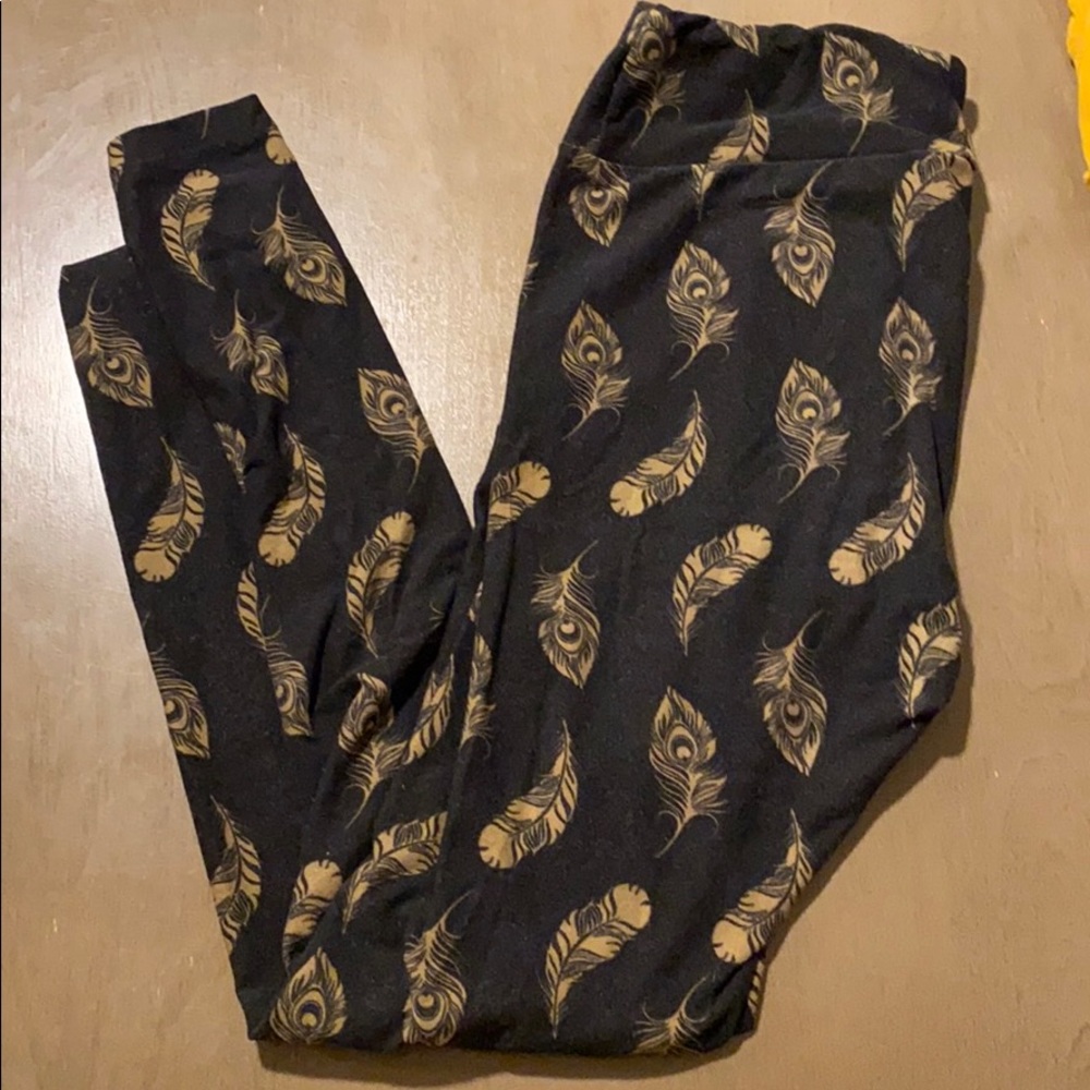 Black Feather LuLaRoe Leggings (one size)